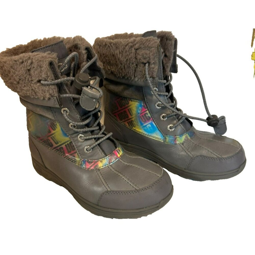 UGG Chromatic Leather Snow Duck Boots Grey Youth size 5